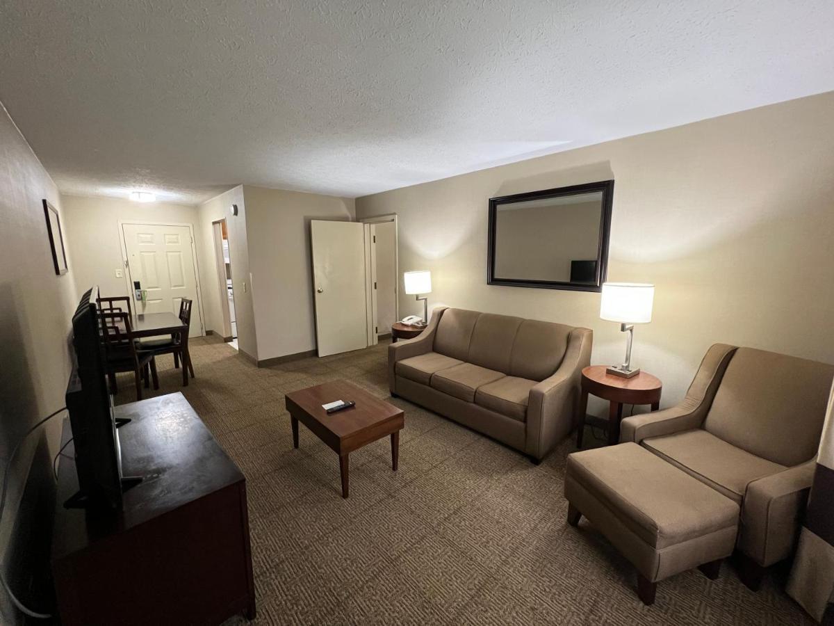 Wyndham Garden Hotel Cross Lanes Чарлстон Екстер'єр фото
