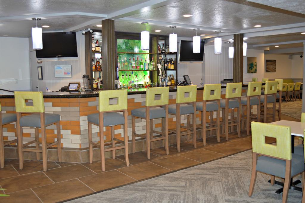 Wyndham Garden Hotel Cross Lanes Чарлстон Екстер'єр фото