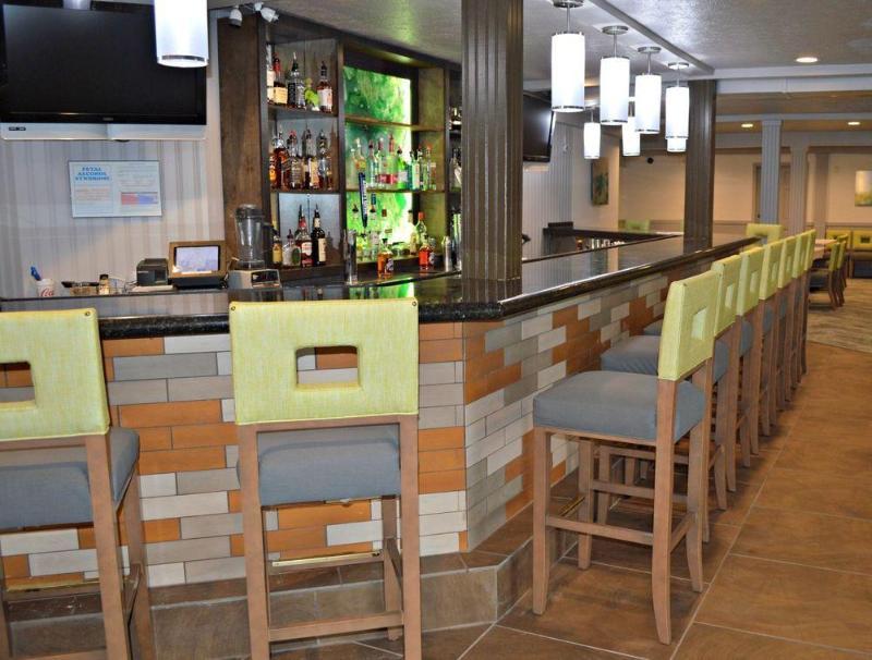 Wyndham Garden Hotel Cross Lanes Чарлстон Екстер'єр фото