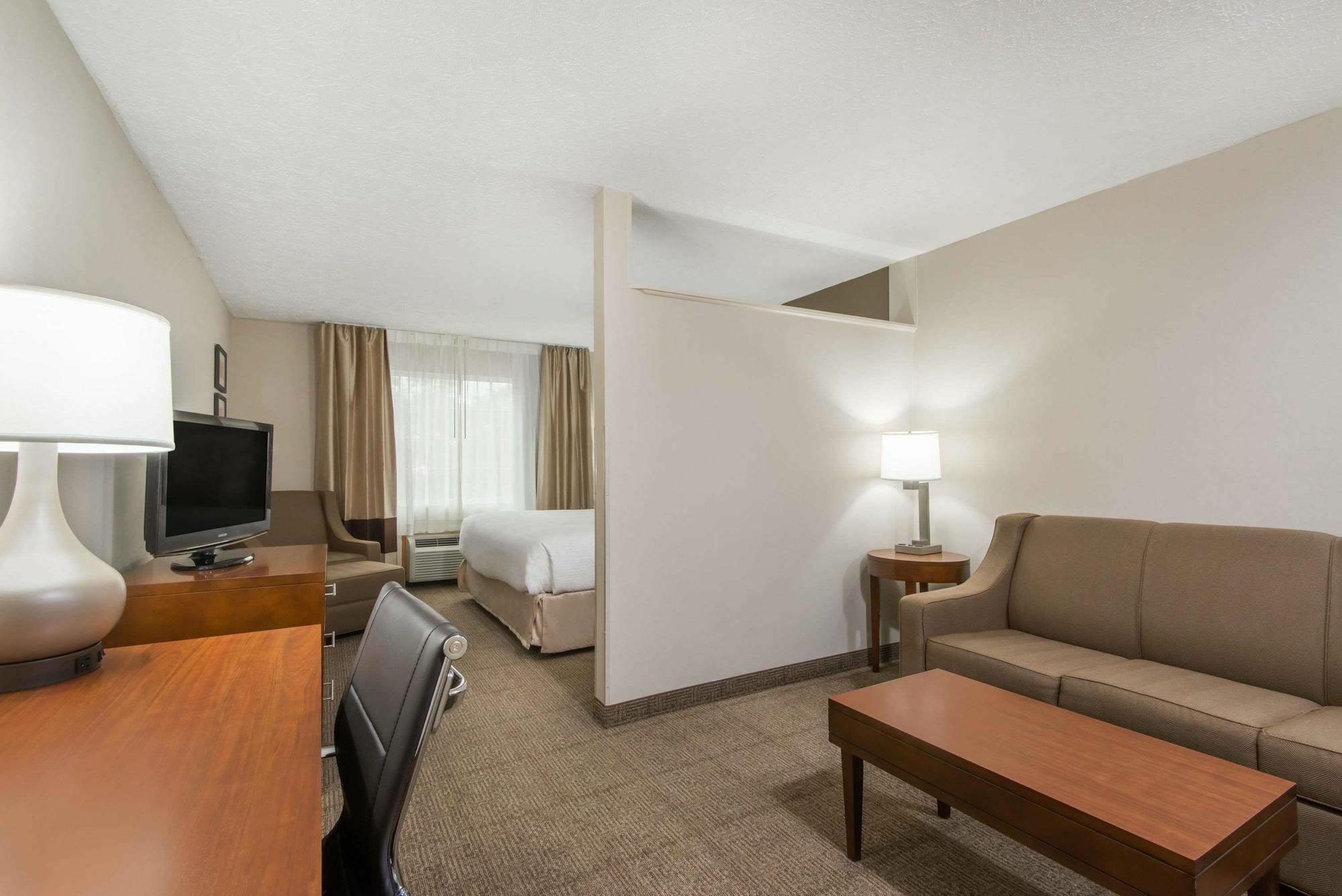 Wyndham Garden Hotel Cross Lanes Чарлстон Екстер'єр фото